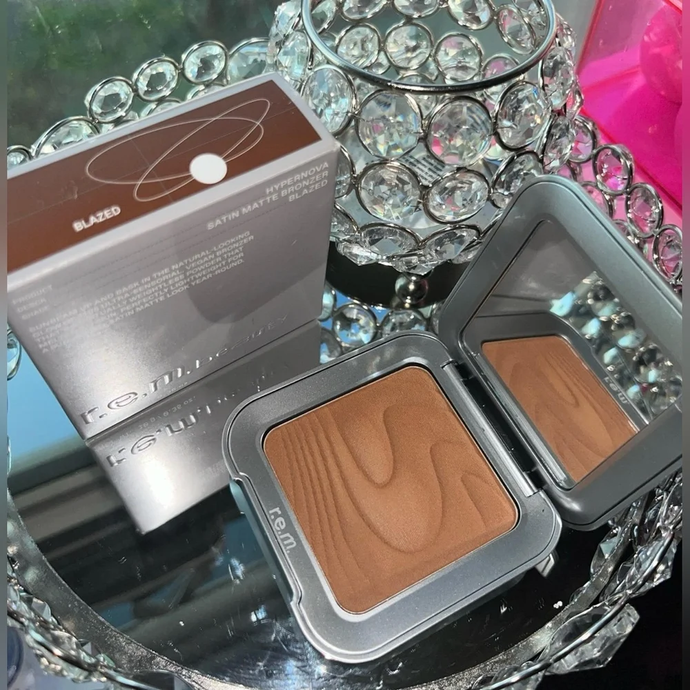 ⛱Bronzer Need⛱BNIB REM Beauty x Ariana Grande BLAZED Fullsize Matte Bronzer!!